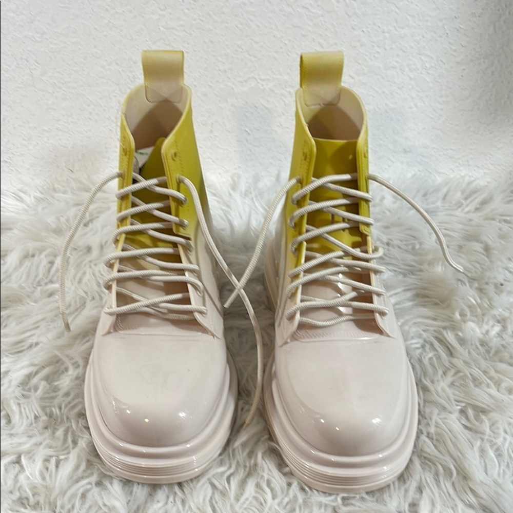 MELISSA Coturno Boots Beige & Yellow Scented Rain Boots Size 9 VEGAN NEW - Picture 3 of 16